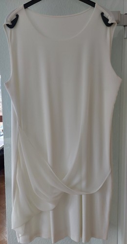 Ein neuwertiges kleid für - ein,